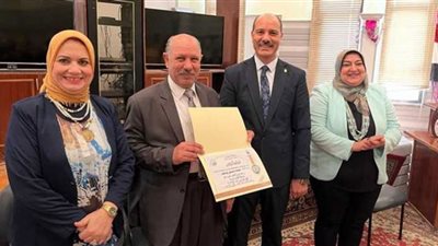 تعليم الإسكندرية تكرم المعلمين لنهوضهم الارتقاء بالعملية التعليمية