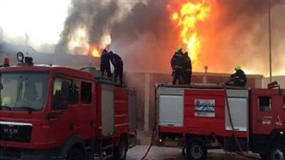 إخماد حريق هائل داخل أحد المطاعم الشهيرة في مدينة أكتوبر