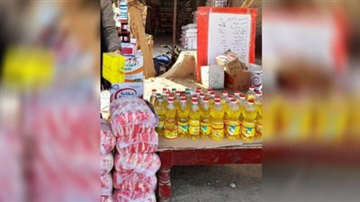 بقالو المقررات التموينية بسوهاج يضربون بتعليمات الوزير عرض الحائط ومعاملة غير آدمية للمواطنين