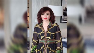 إلهام شاهين تتألق بفستان مبهج في أستراليا.. سعر صادم