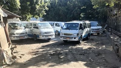 حي المعادي يشن حملة تستهدف رصد مدى انضباط مواقف النقل بالتعريفة الجديدة