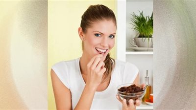 ماذا يحدث للجسم عند أكل الزبيب يوميًا؟ طبيبة تغذية تكشف مفاجأة