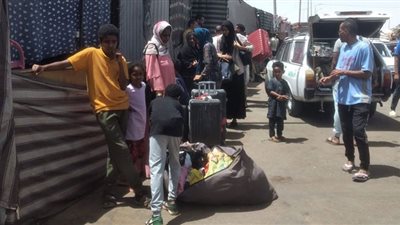 سودانيين يرون قصص هروبهم من الموت إلى أسوان