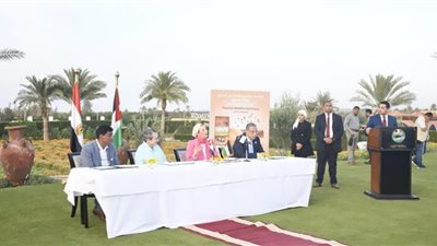 وزيرة البيئة: 