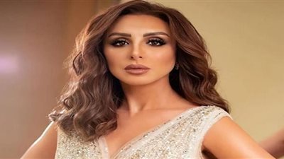 أنغام تطل بنعومة الأميرات في حفل روائع الموجي(صور)