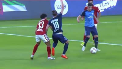 السوبر المصري.. تدخل قوي من مروان عطية على رمضان صبحي (شاهد)