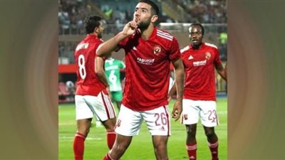السوبر المصري.. القندوسي يهدر هدفاً محققاً للأهلي أمام بيراميدز بعد مرور 55 دقيقة
