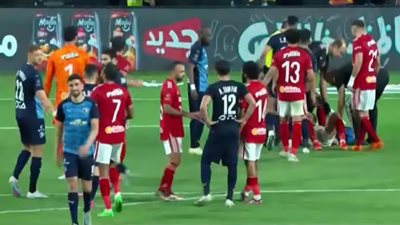 مشادة بين لاعبي الأهلي وبيراميدز في السوبر المصري