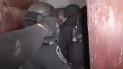 لحظة إلقاء القبض على منفذ المجزرة في صربيا (شاهد)