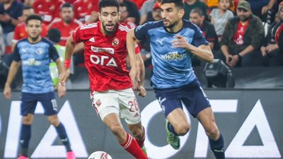 قندوسي: فخور بالتتويج بالبطولات مع الأهلي