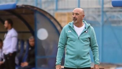 باتشيكو يعقد محاضرة فنية للاعبي بيراميدز قبل موقعة السوبر