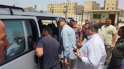 متابعة الالتزام بالأجرة المقررة في مواقف السيارات ببني سويف