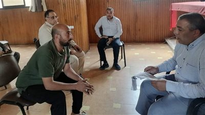رئيس مركز إطسا بالفيوم يعقد لقاء خدمة المواطنين 