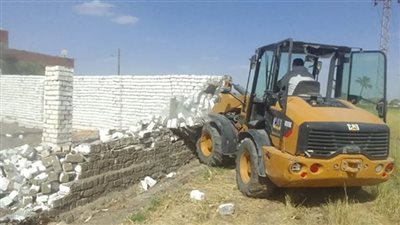 إزالة 33 حالة تعدٍِ على الأراضي الزراعية بالمنيا