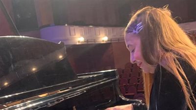 مشيرة عيسى ومواهب واعدة بالأوبرا.. الجمعة