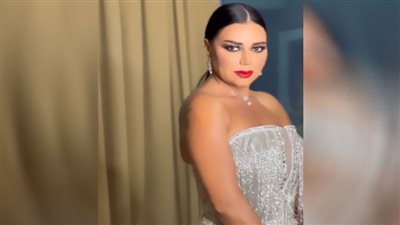 رانيا يوسف.. إطلالة مثيرة بمهرجان ياسمين الحمامات بتونس 