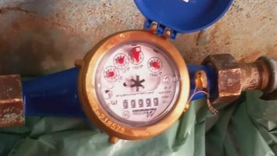 مياه قنا تستبدل 63 ألف عداد عاطل بآخر جديد 
