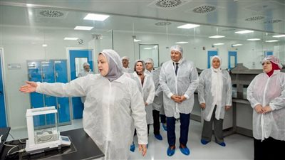 أول مصنع مصري لإنتاج مستحضرات وأدوية الأورام وفقًا لمعايير الجودة العالمية