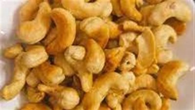 كاجو العجين.. فيديو مسرب من أحد المصانع يكشف أحدث طرق غش التجار