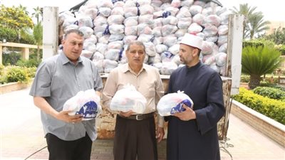 توزيع 52 ألفا و500 شنطة على الأسر المستحقة بكفر الشيخ