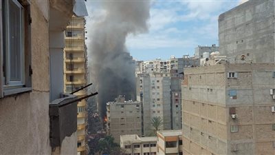 حريق هائل وخسائر فادحة بسوبر ماركت بالإسكندرية 