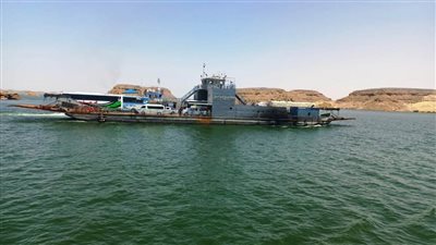 محافظ أسوان: تشغيل العبارات ليلاً ونهاراً بين مينائى قسطل وأبو سمبل 