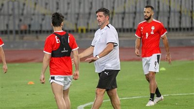 مدرب منتخب العراق يرفض مواجهة مصر في توقف يونيو 