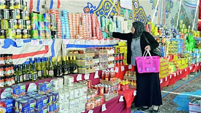 ضوابط صرف السلع التموينية الجديدة.. زجاجة زيت لكل مواطن