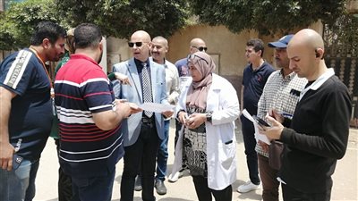 حصر أطفال متخلفين عن التطعيم واعطائهم الجرعات اللازمة بمدينة القنايات
