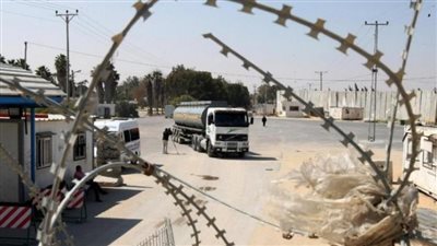  غلق المعابر يخنق غزة والإرادة الفلسطينية أقوى في اليوم الثاني من العدوان 