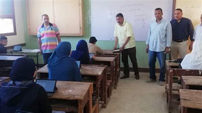 مدير تعليم أبوتشت يتابع امتحانات مدرسة سمهود الثانوية