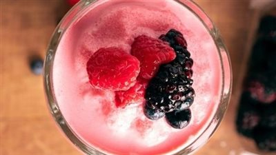 سموذي التوت على خطى المطاعم