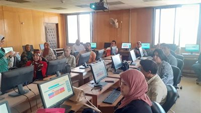 تدريب العاملين بجامعة جنوب الوادي على التقارير الإحصائية 