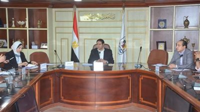 نائب محافظ بني سويف يجتمع باللجنة الدائمة لمناهضة العنف ضد المرأة