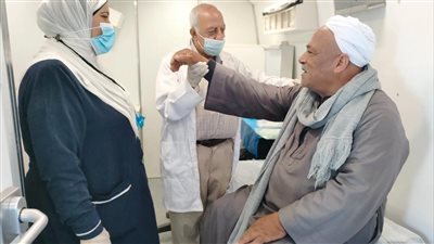 صحة المنيا تقدم خدمات طبية وعلاجية لـ1948 مواطنًا بديرمواس 