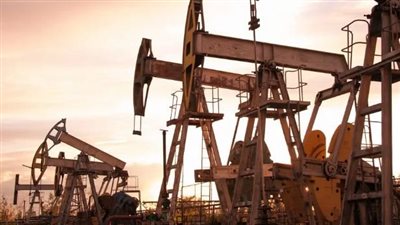 أسعار النفط العالمية تتراجع بنسبة 2%