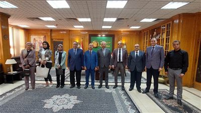 رئيس جامعة المنيا يستقبل وفد مركز الخدمات المعرفية والالكترونية 