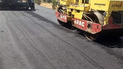 محافظ بني سويف يتابع خطة رصف الطرق والشوارع 