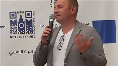  رائد الفضاء الروسي بالإسكندرية: 
