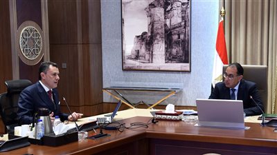 رئيس الوزراء يستعرض مع وزير السياحة مستجدات صناعة السياحة وعددًا من مشروعات الوزارة