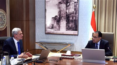 مدبولي يستعرض مراحل مشروع المخازن الاستراتيجية للمنتجات والأجهزة الطبية