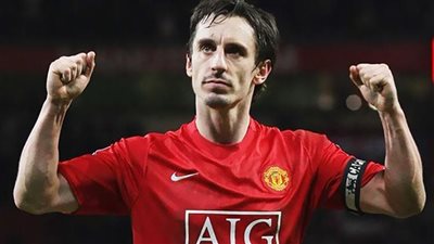  جاري نيفيل يعترف.. أخطأت في حق محمد صلاح ورد عليّ في الملعب