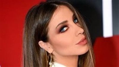 أنابيلا هلال.. ظهور ساحر بالأسود والأخضر (صور)