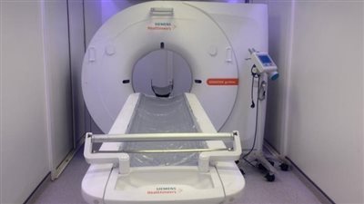 وصول وتشغيل وحدة الأشعة المقطعية المتنقلة بمستشفى طهطا العام