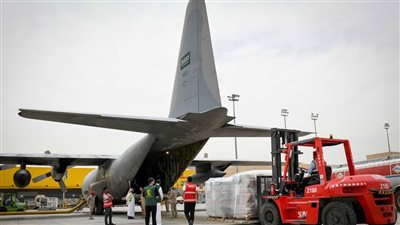 وصول طائرة الإغاثية الرابعة من الجسر الجوي السعودي للسودان