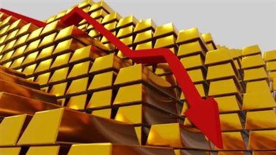 الذهب يخسر 360 جنيهًا بمنتصف تعاملات اليوم السبت
