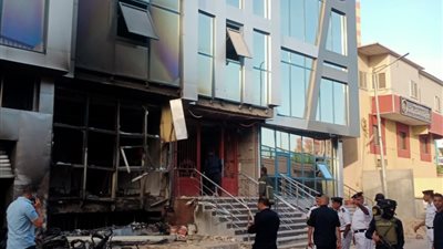 حريق هائل بالرعاية الصحية الأولية بالحمراء فى اسيوط