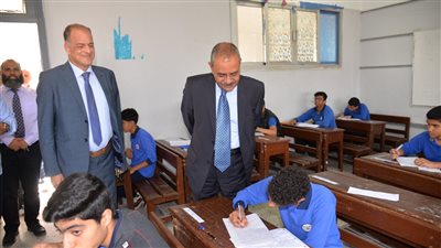 طلاب الإعدادية يؤدون امتحان الدراسات الاجتماعية بالإسماعيلية 