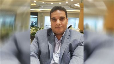 خبير اقتصادي: بيع سهم المصرية للاتصالات يوسع الملكية ويساعد على استقرار الجنيه