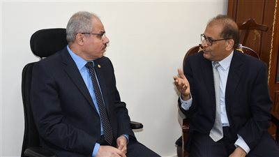 رئيس جامعة قناة السويس يتفقد مقر جامعة الإسماعيلية الأهلية